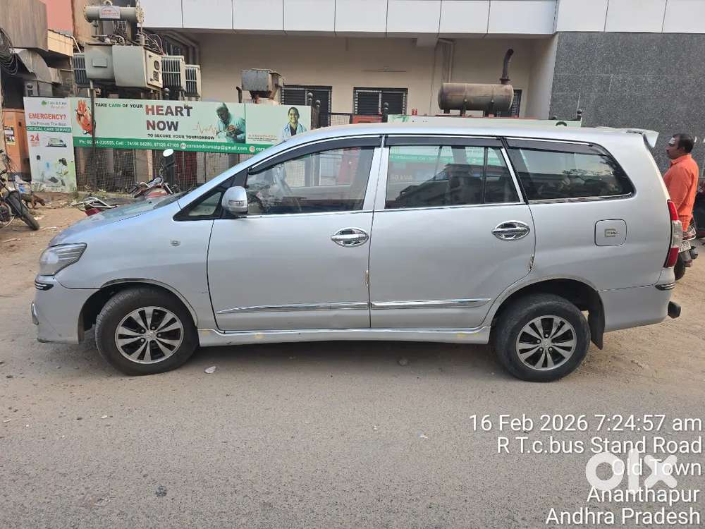 Toyota Innova 2014