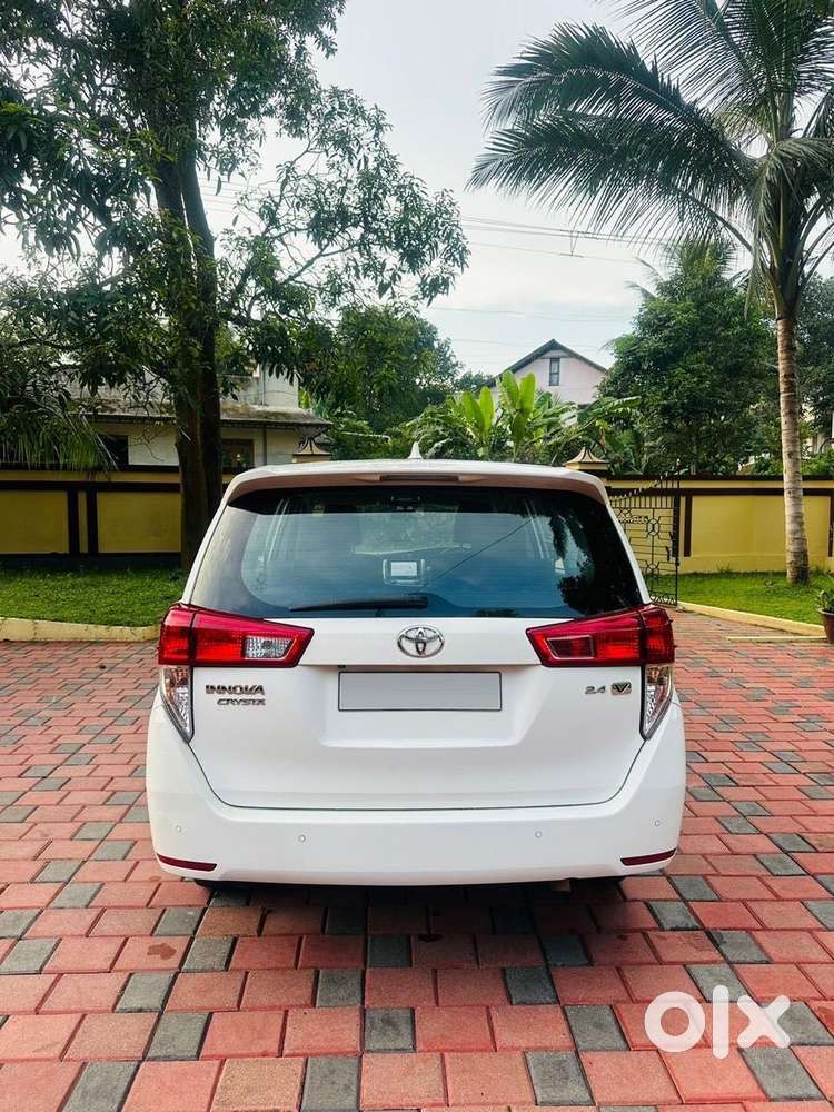 Toyota Innova Crysta 2.4 V 7 Str, 2023, Diesel