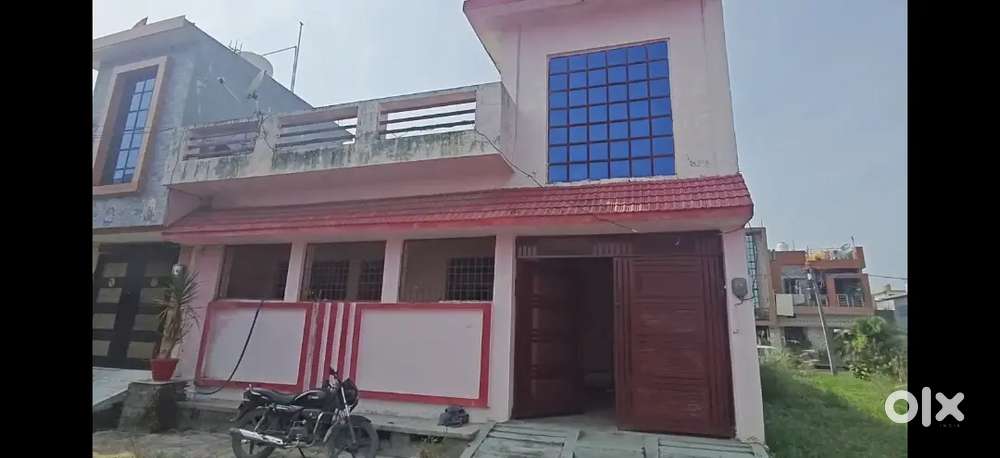 Single story house 3 bedroom plus 1 temple room 2 toilet parking area
