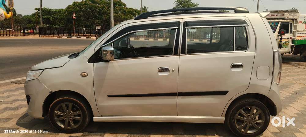 Maruti Suzuki Wagon R Stingray 1.0 Vxi Plus, 2017, Petrol