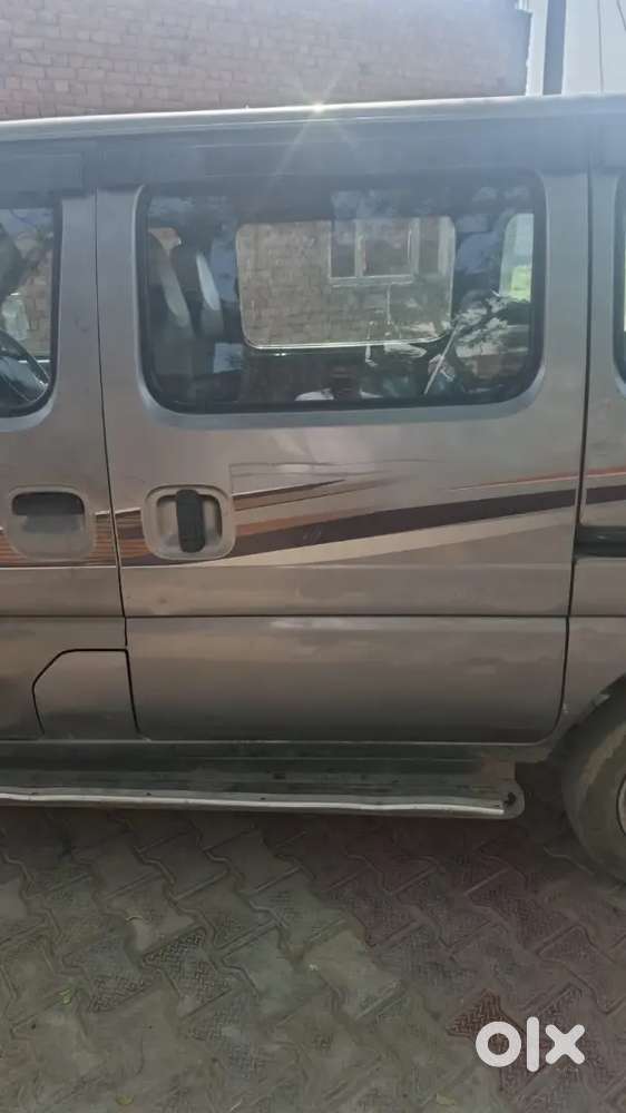 2017 Maruti Eeco 7-seater Standard Silver