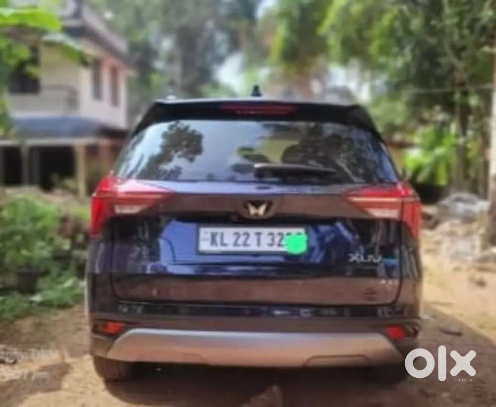 Mahindra Xuv700 2024 Petrol 18000 Km Driven, Fancy Number