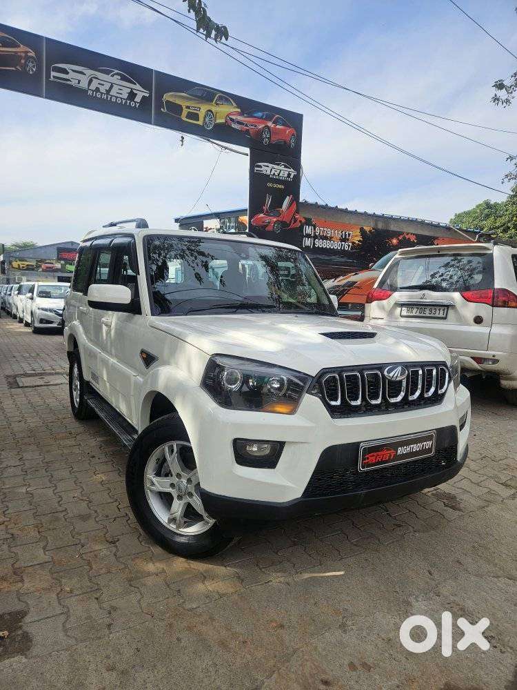 Mahindra Scorpio S10, 2015, Diesel