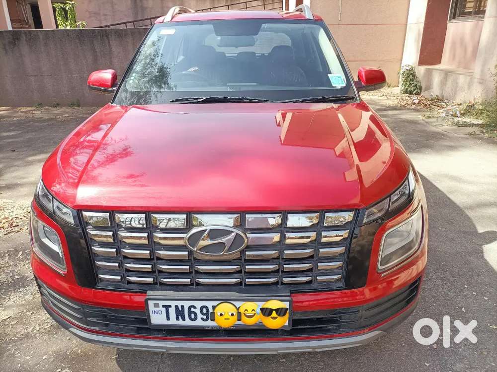 Hyundai Venue 2023 Petrol 5000 Km Driven