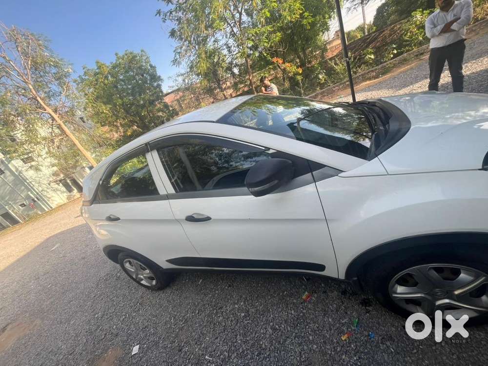 Tata Nexon Xm Petrol  First Owner  Excellent Condition