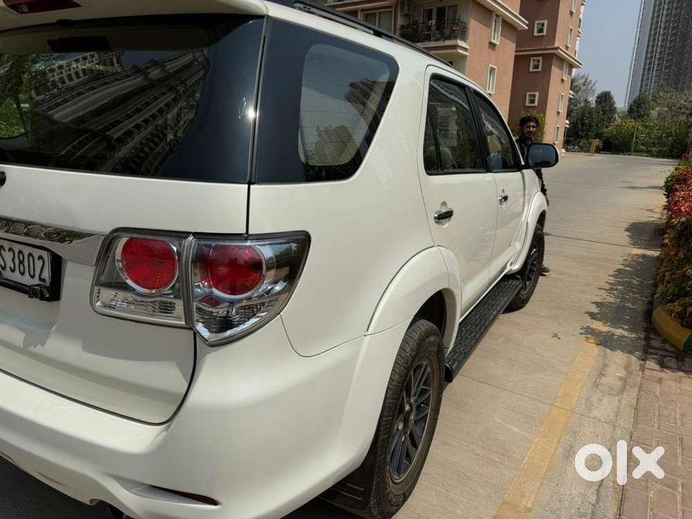 Toyota Fortuner Pearl White At Diesel Excellent Maintenance