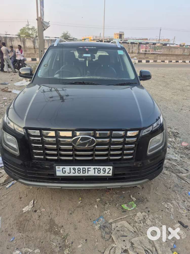 Hyundai Venue 2023 Petrol Well Maintained