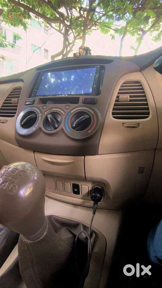 Toyota Innova Petrol 2005