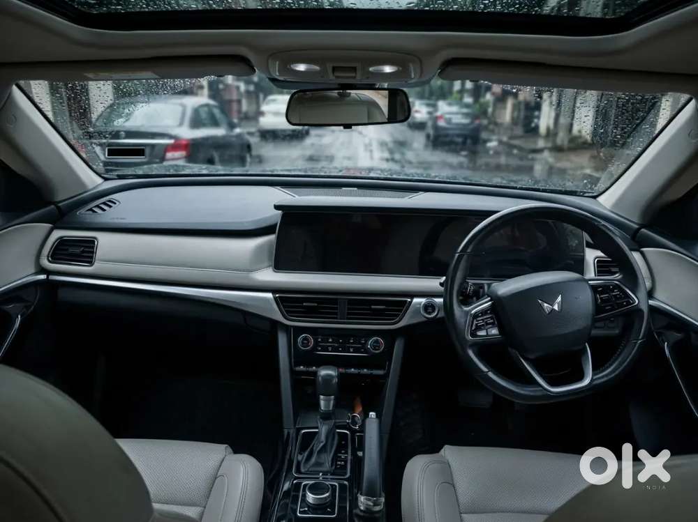 Mahindra Xuv700 Ax7 2024