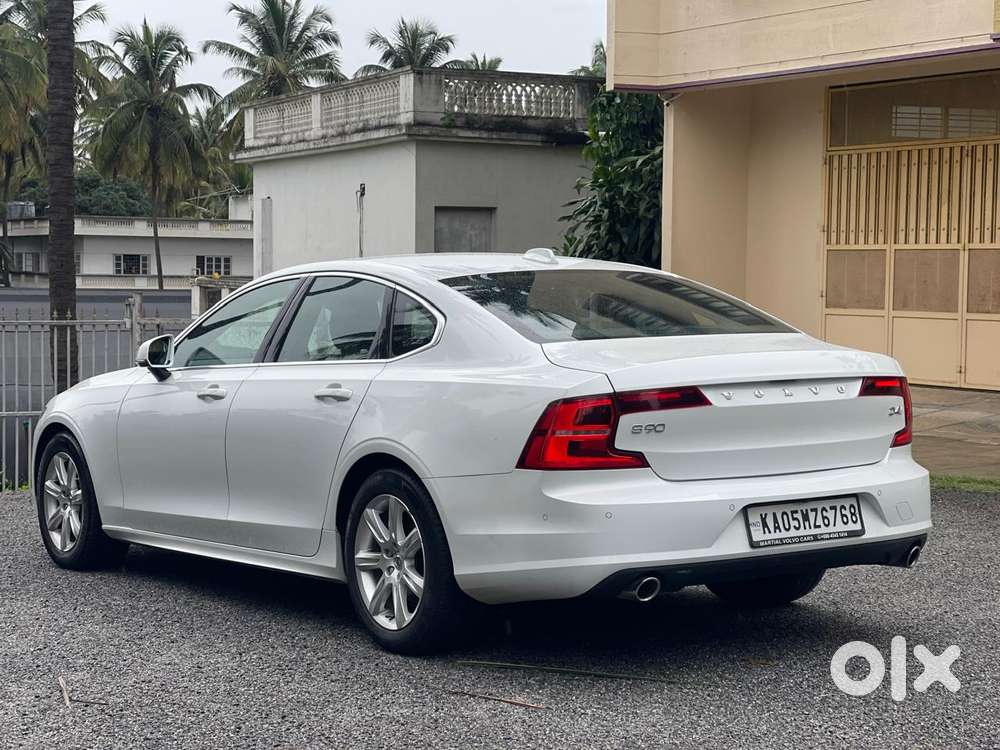 Volvo S90 D4 Momentum, 2019, Diesel