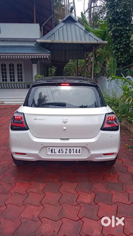 2025 July Month Swfit Zxi Plus Dual Tune Six Air Bag Very Low Odometer