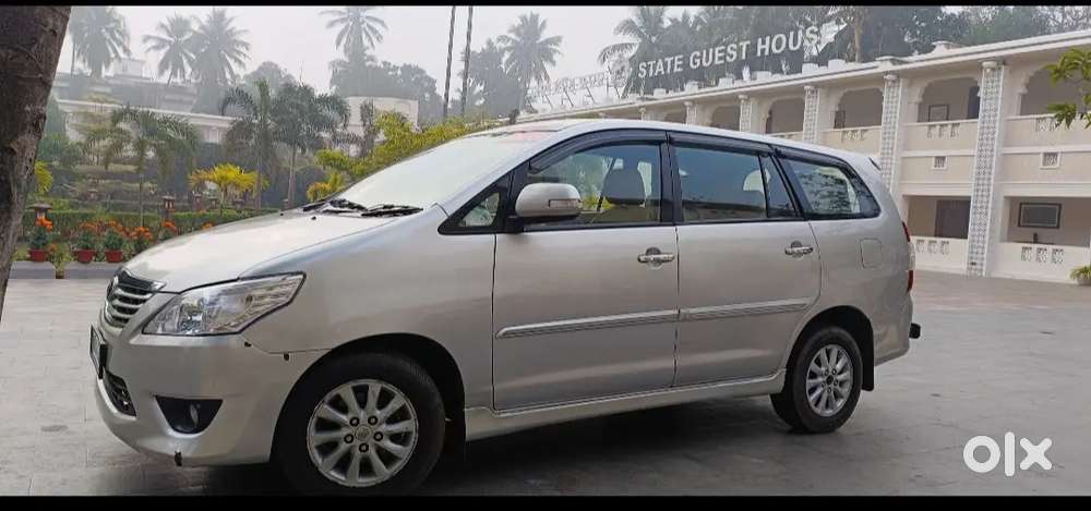 Toyota Innova 2.5 V 2013