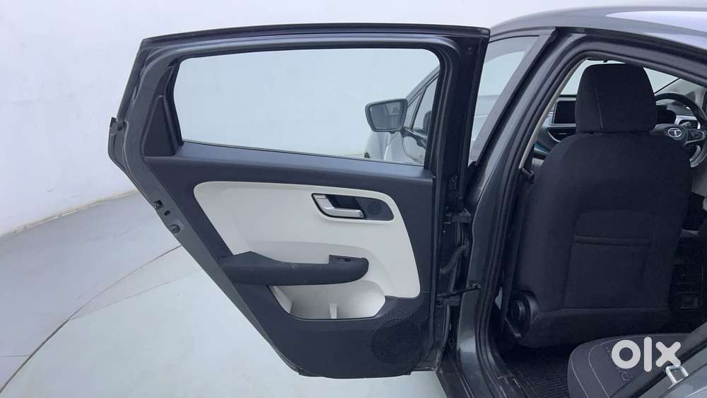 Tata Altroz Xza Plus (s), 2023, Petrol