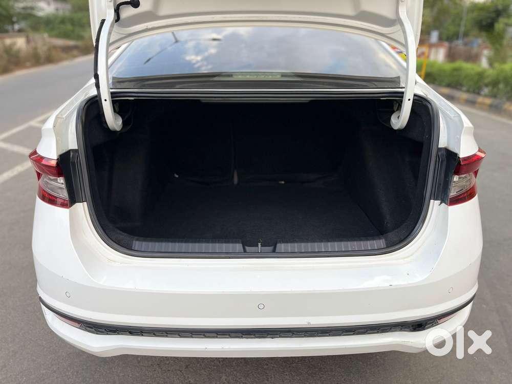 Skoda Slavia 1.0 Ambition Tsi, 2022, Petrol