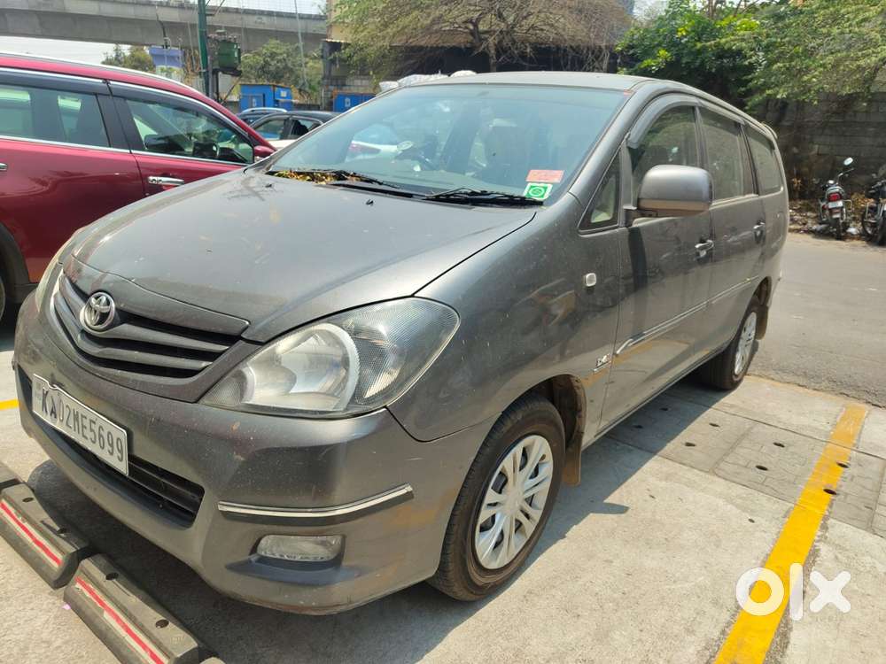 Toyota Innova 2.5 Vx 8 Seater Bs Iv, 2010, Diesel
