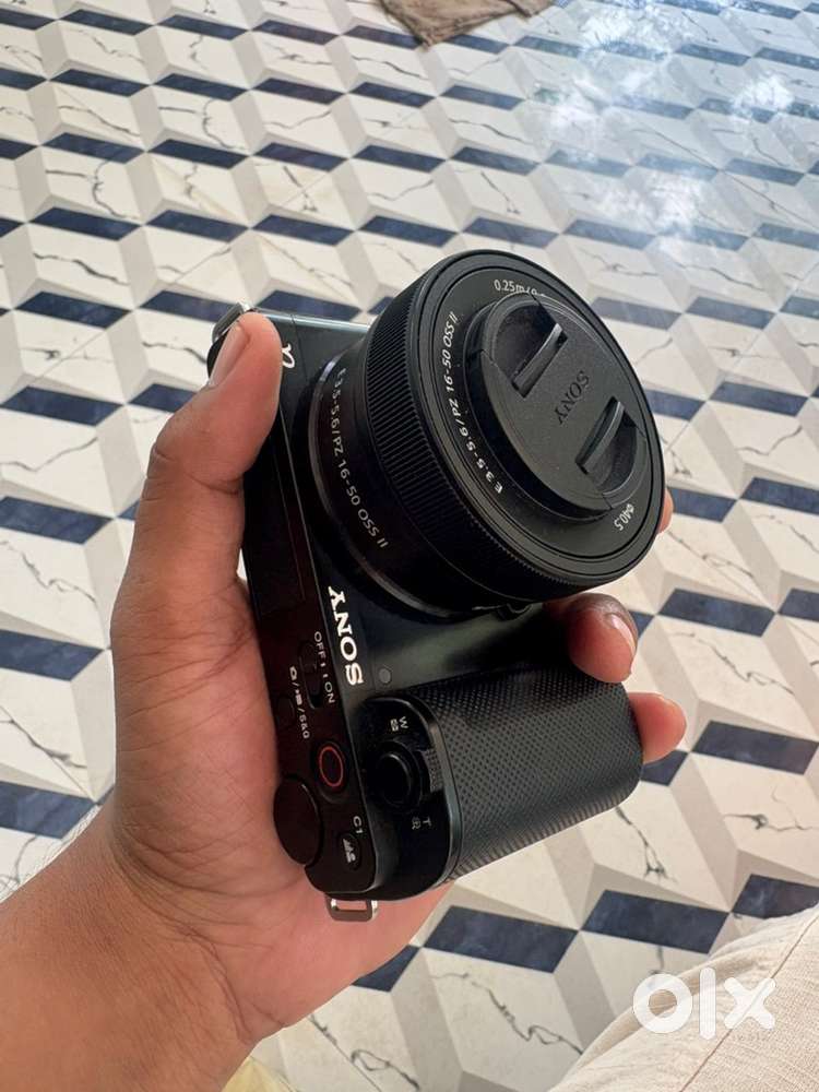 Sony zve10 with 16-50mm lens
