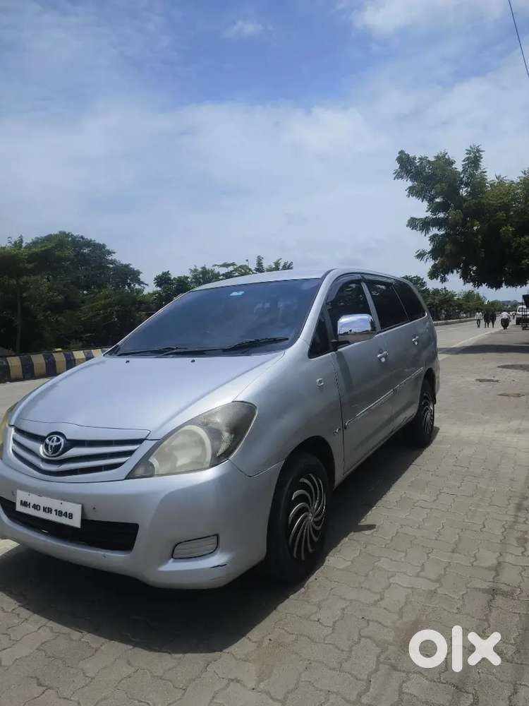 Toyota Innova 2011 Diesel 7-seater Car