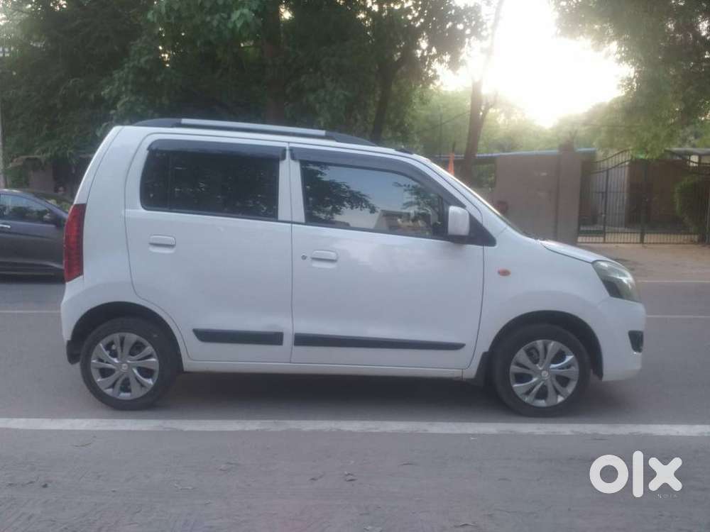 Maruti Suzuki Wagon R Vxi Plus Mt, 2016, Petrol