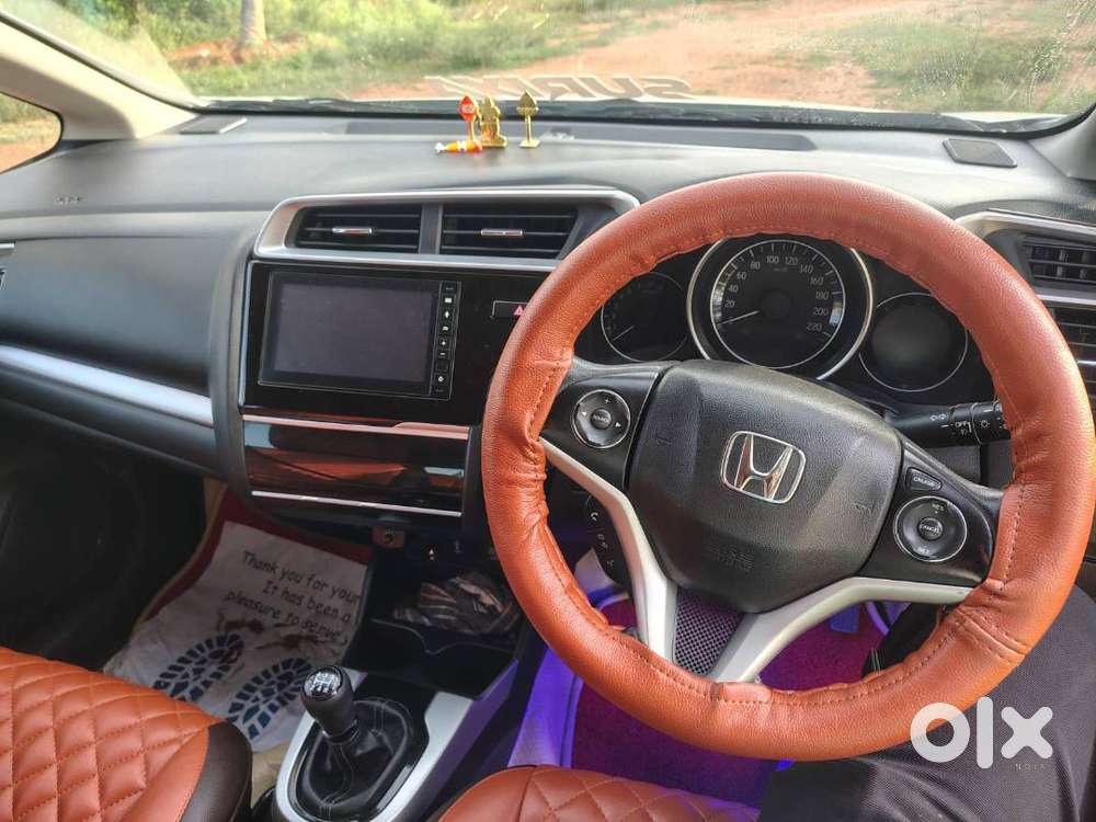 Topend Wr-v 2022 Petrol Good Condition Sunroof Honda Model2022 White