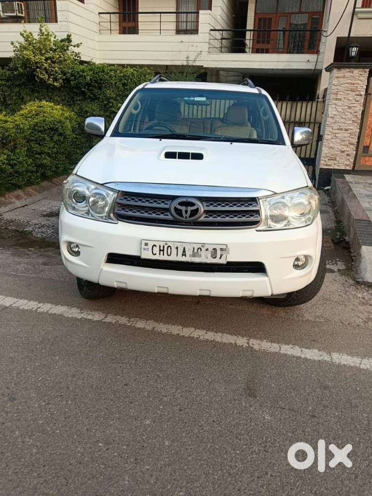 Toyota Fortuner 3.0 4x4 Manual, 2011, Diesel