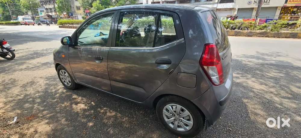 Hyundai I10 Era 
Model:- 2010
Insurance - Vaild
Passing - 2030
Petrol/