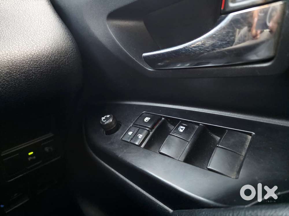 Toyota Innova Crysta 2.4 G Mt, 2017, Diesel