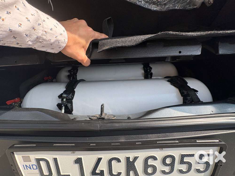 Tata Punch Accomplished Dazzle Sunroof Cng, 2025, Cng & Hybrids