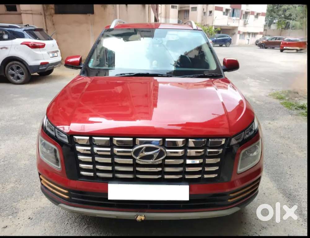 Hyundai Venue 2022 Petrol 61500 Km Driven