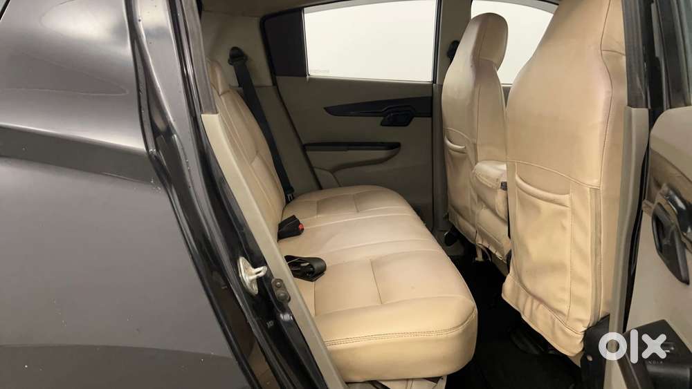 Mahindra Kuv 100 Mfalcon G80 K4, 2016, Petrol