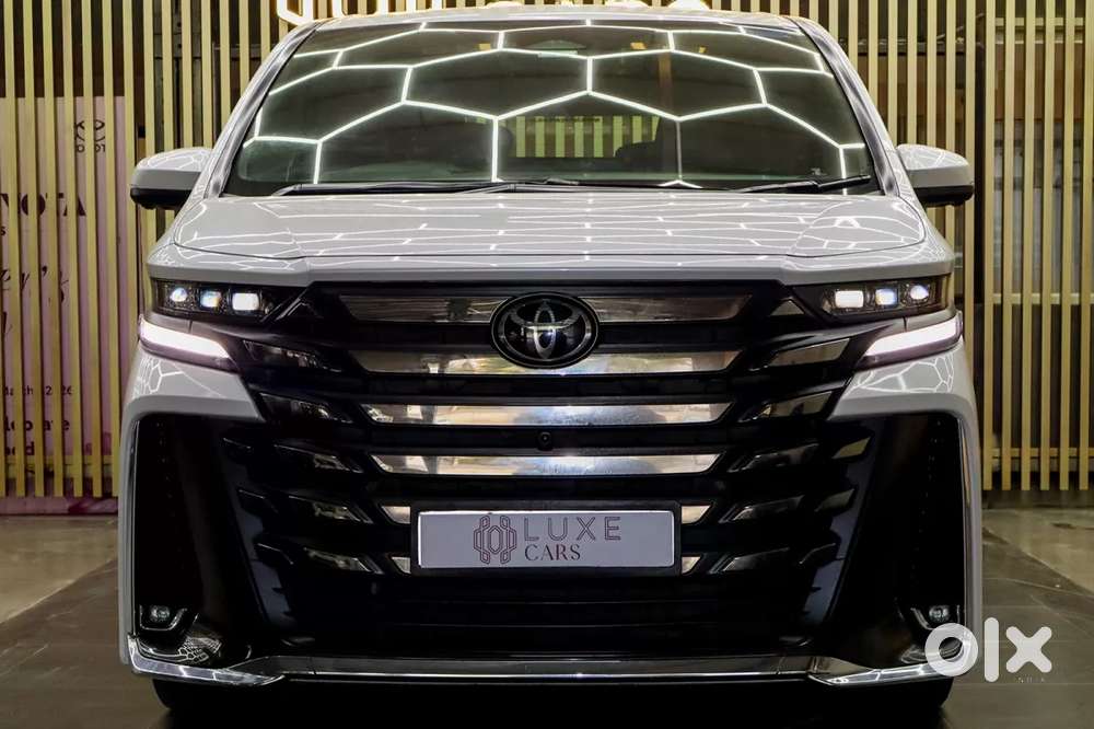 Toyota Vellfire Vip &ndash; Executive Lounge, 2024, Petrol