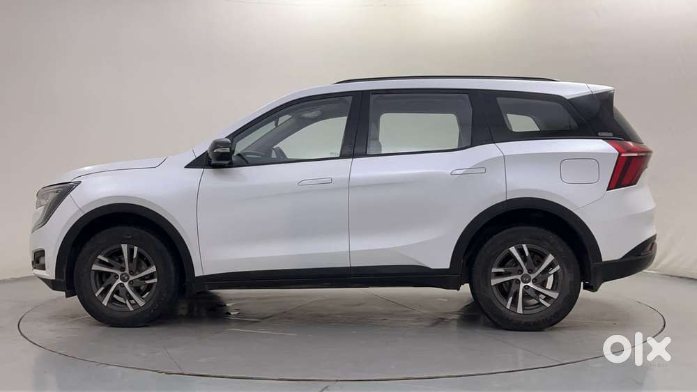Mahindra Xuv700 2.0 Ax 5 Petrol At Str, 2022, Petrol