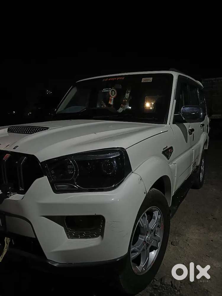 Mahindra Scorpio 2017 Diesel 99999 Km Driven