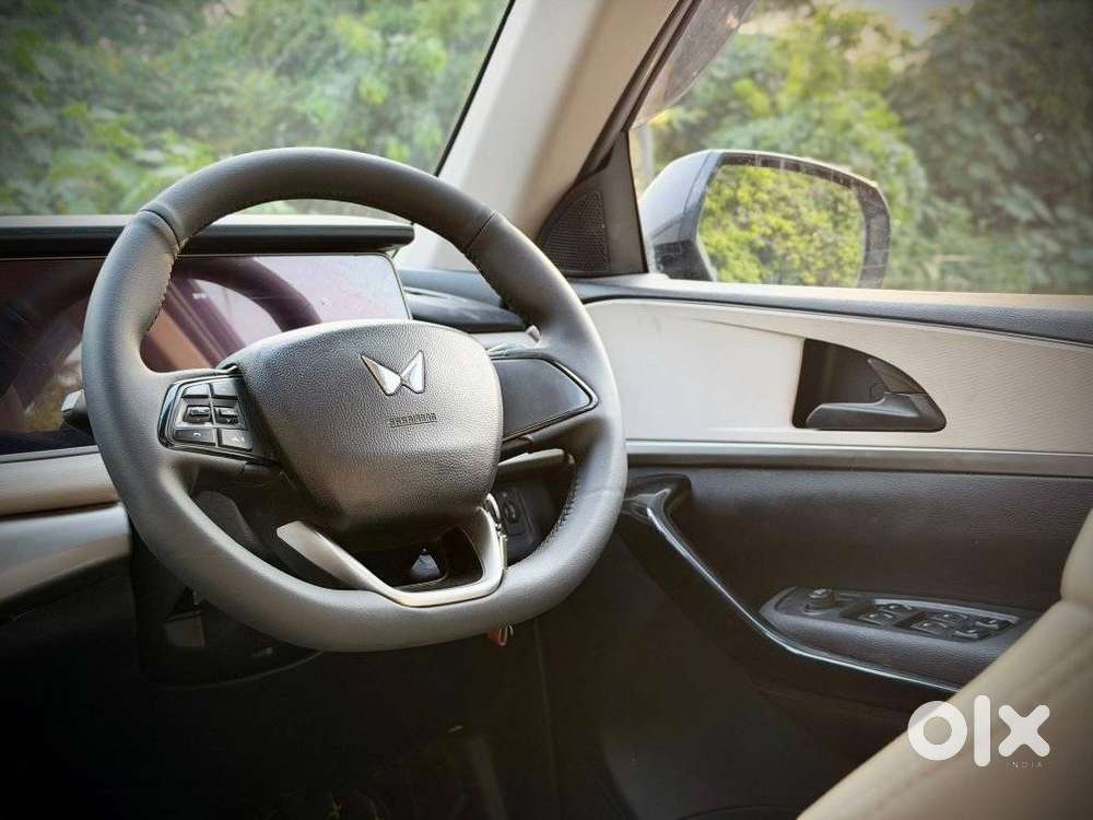 Mahindra Xuv700 2.2 Ax 5 Diesel At 7 Str, 2023, Diesel