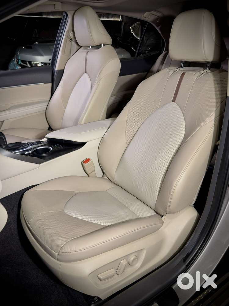 Toyota Camry Hybrid, 2023, Petrol
