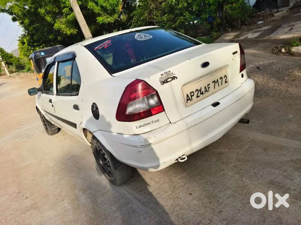 Ford Ikon 2010