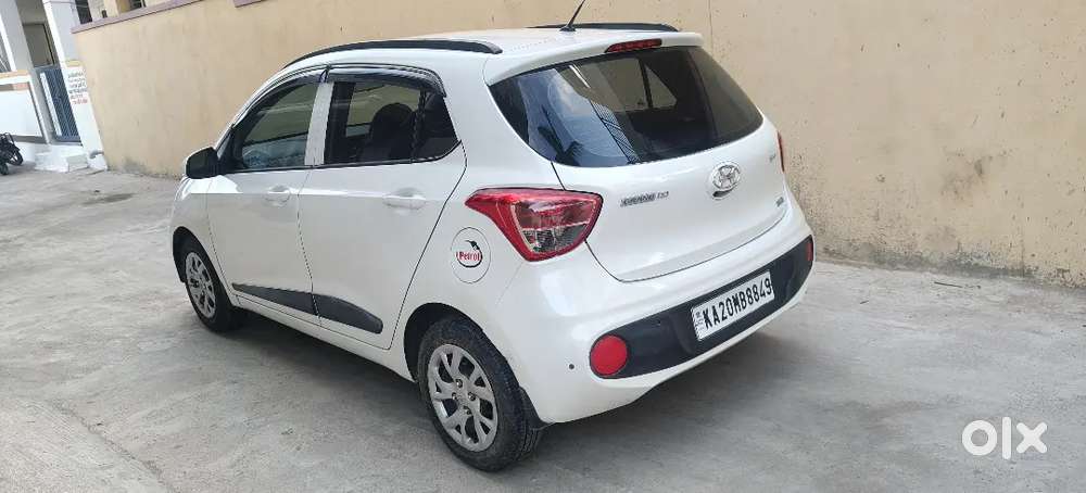 Hyundai Grand I10 Sportz Petrol 2017