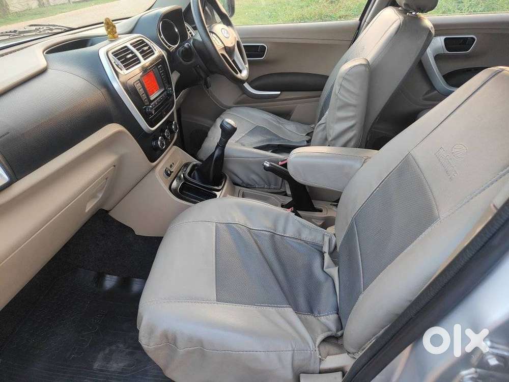 Mahindra Tuv 300 T8, 2018, Petrol
