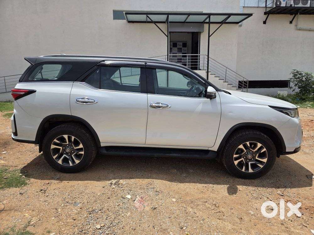 Toyota Fortuner Legender 4X2 AT 2.8, 2023, Diesel