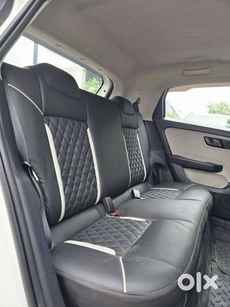 Tata Altroz 1.2 Xm Plus, 2022, Petrol