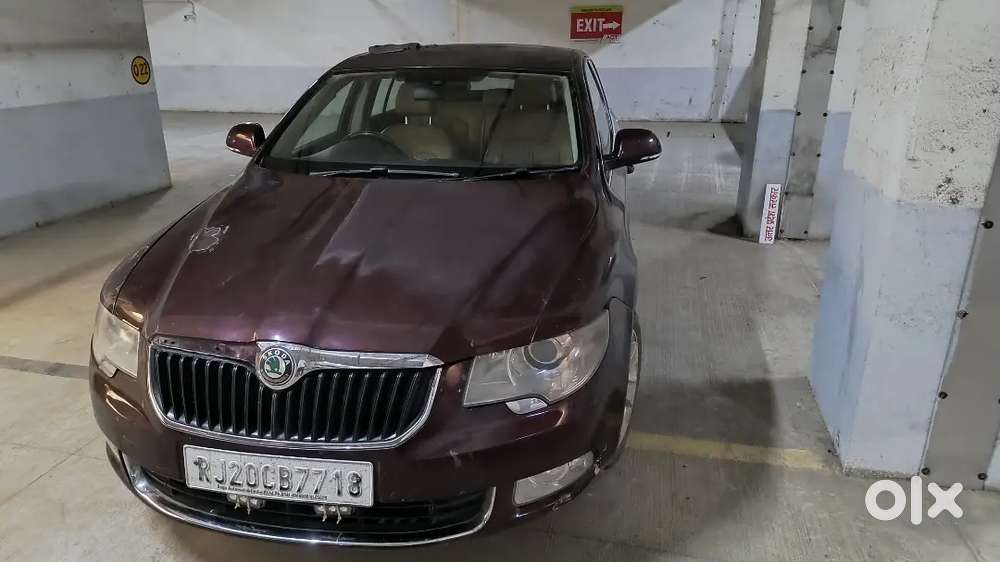 Skoda Superb Petrol Ambition 2011