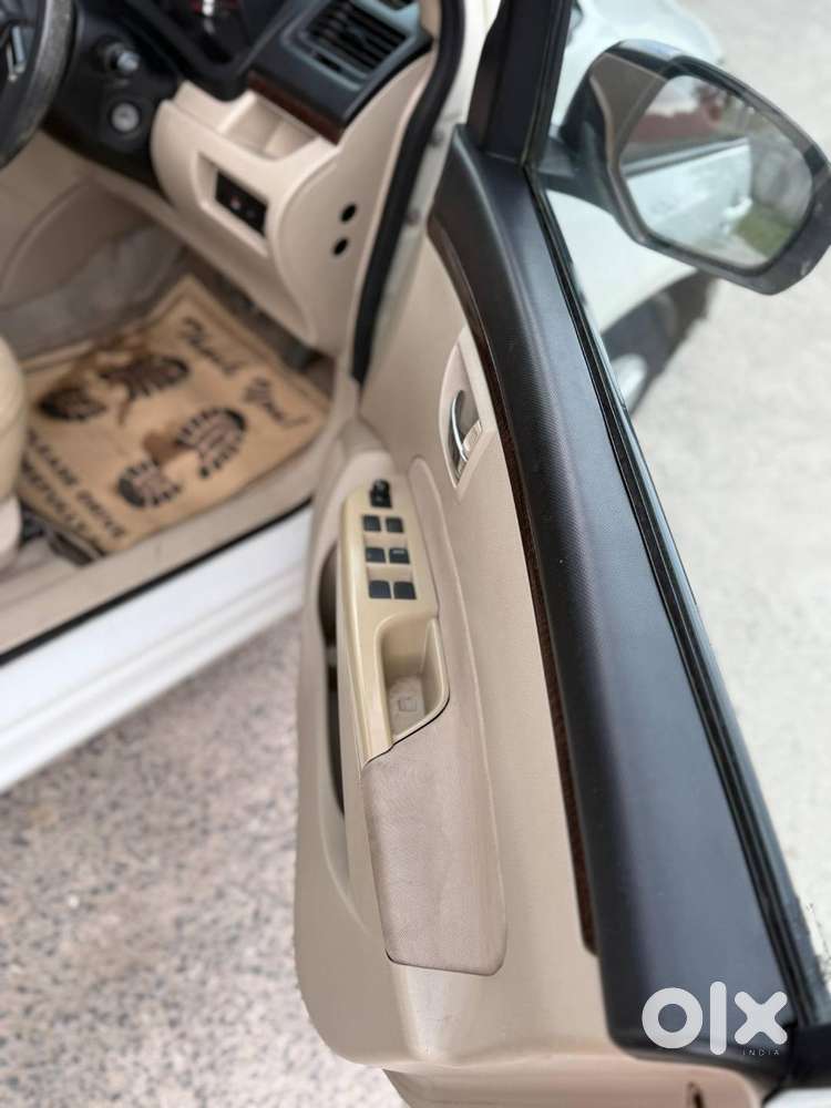 Maruti Suzuki Swift Dzire 2012 Petrol 96000 Km Driven