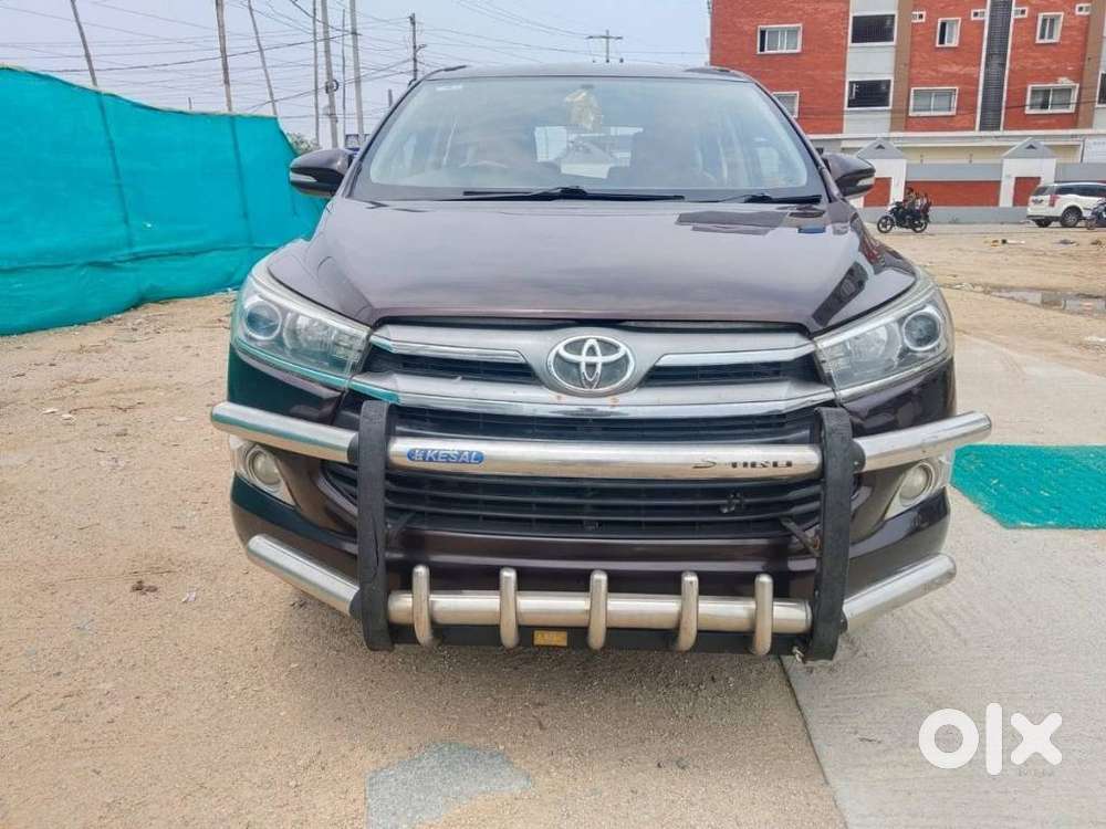 Toyota Innova Crysta 2.4 V, 2016, Diesel