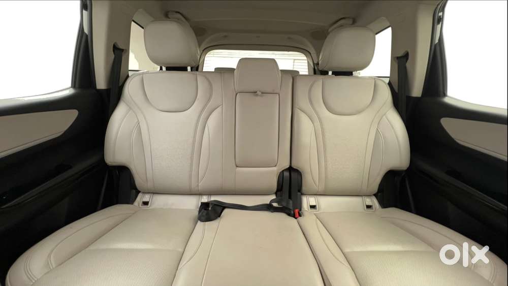 Mahindra Xuv700 2.0 Ax 7 Petrol At Luxury Pack Str, 2021, Petrol