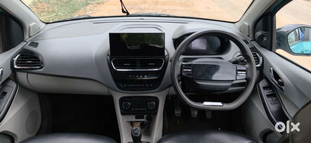 Tata Tiago Xz Plus Cng Dual Tone, 2025, Petrol