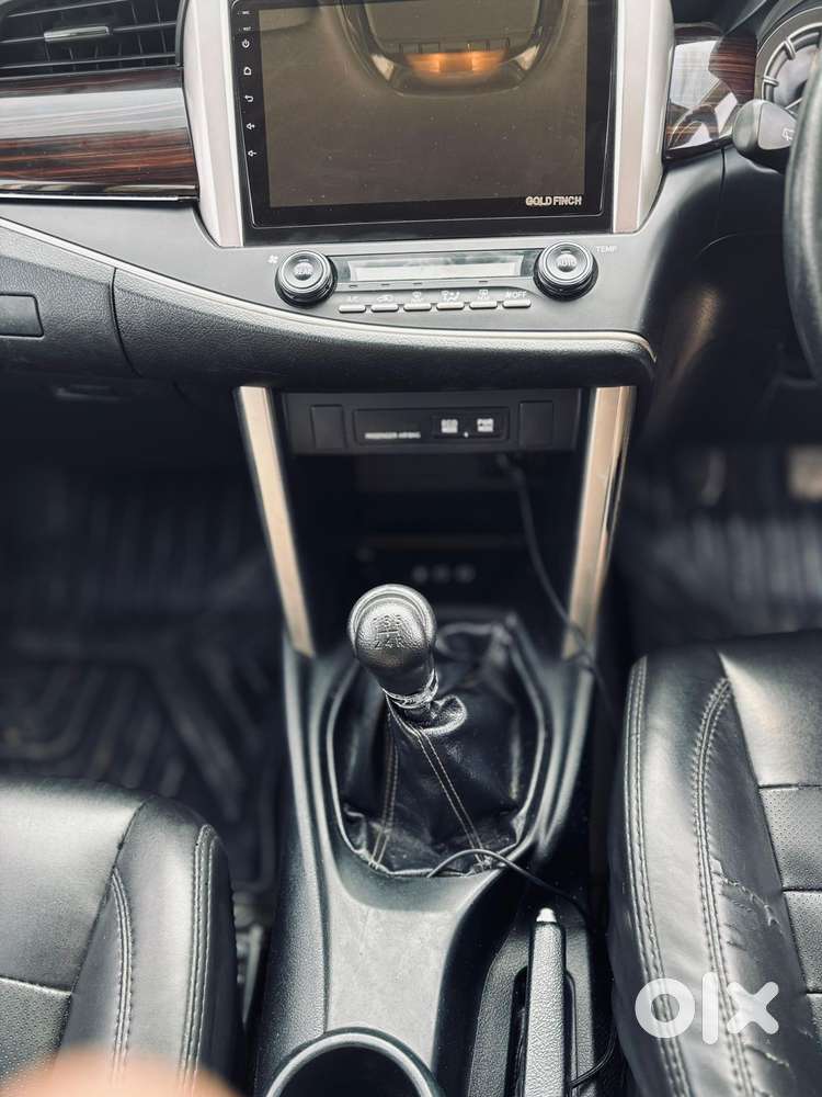 Toyota Innova Crysta 2.4 V, 2016, Diesel