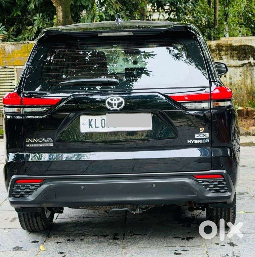 Toyota Innova Hycross 2.0 Zx (o) Hybrid 7 Str, 2023, Petrol