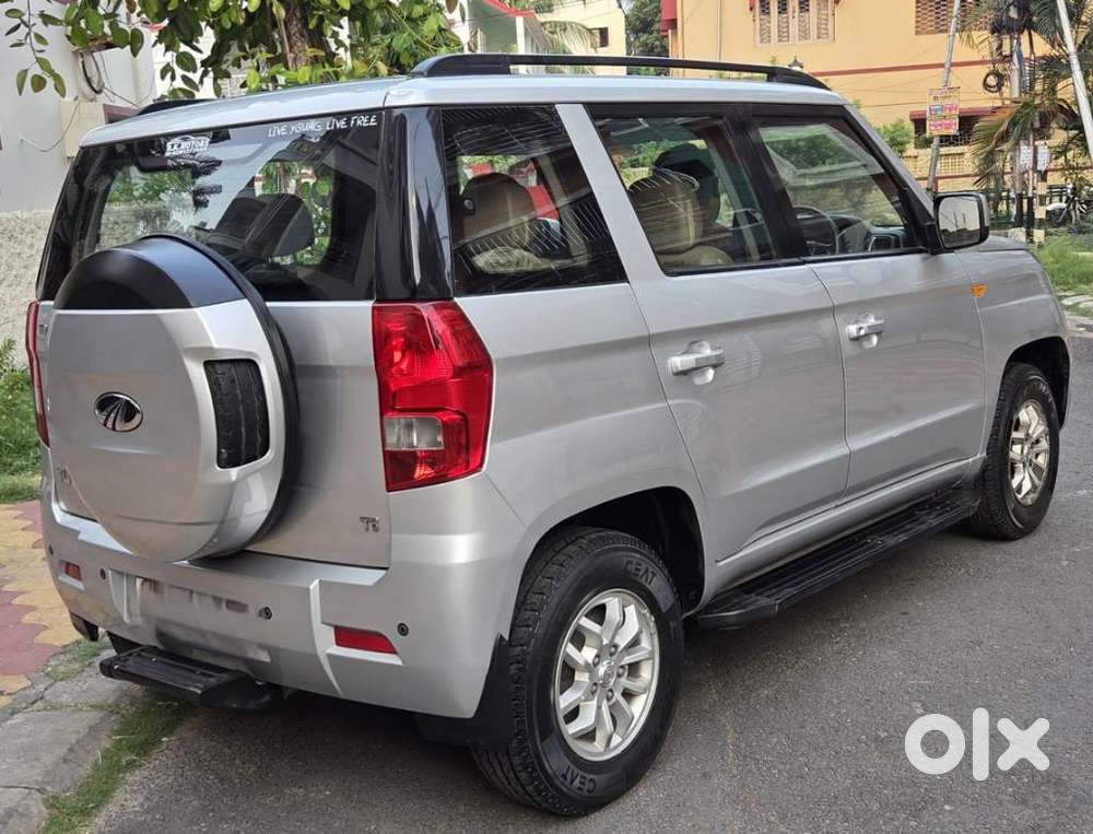 Mahindra Tuv 300 Mhawk100 T8, 2016, Petrol