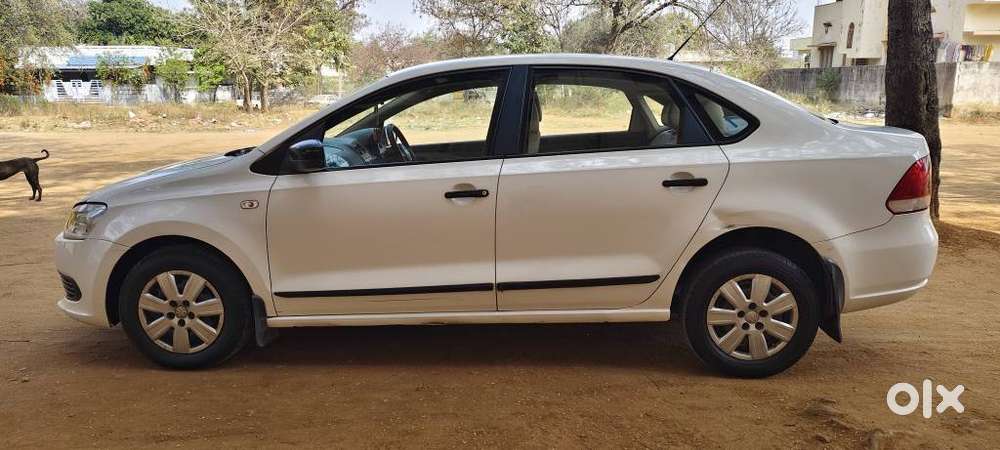 Volkswagen Vento 2010-2013 Petrol Trendline, 2011, Petrol