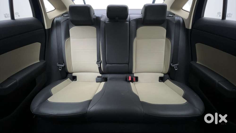 Skoda Slavia Style 1.0l Tsi Mt, 2023, Petrol