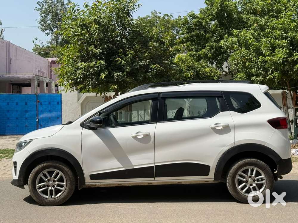 Renault Triber Rxt, 2022, Petrol